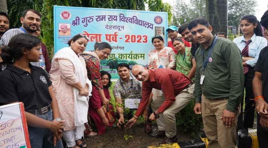 श्री गुरु राम राय विश्वविद्यालय द्वारा ‘हरेला सप्ताह’ के तहत हुए पौधरोपण, पर्यावरण संरक्षण का दिया संदेश