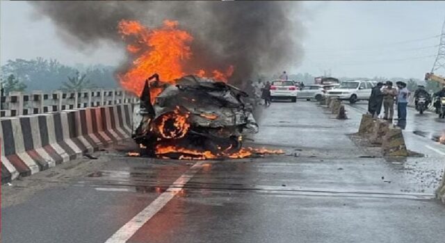 अंबाला-देहरादून हाईवे पर बड़ा हादसा, कार में जिंदा जले 4 लोग
