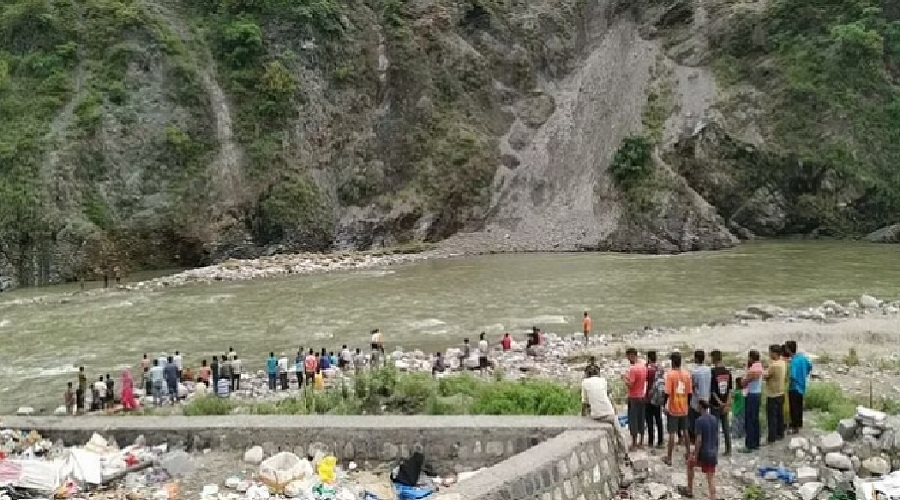 उत्तराखंड: नदी में बह गई मंदिर दर्शन करने गई दो लड़कियां, दोनों की मौत