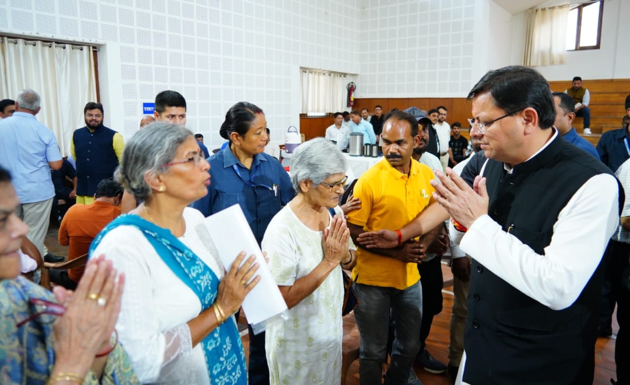 सीएम धामी ने सुनी जन समस्याएं, अधिकारियों को दिये ये निर्देश..