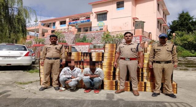 उत्तराखंड : 100-200 नहीं पुलिस ने पकड़ी 800 पेटी बीयर, दो गिरफ्तार