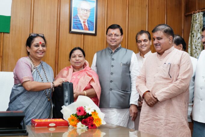 बागेश्वर सीट से नवनिर्वाचित विधायक पार्वती दास को विधानसभा स्पीकर ने दिलाई शपथ
