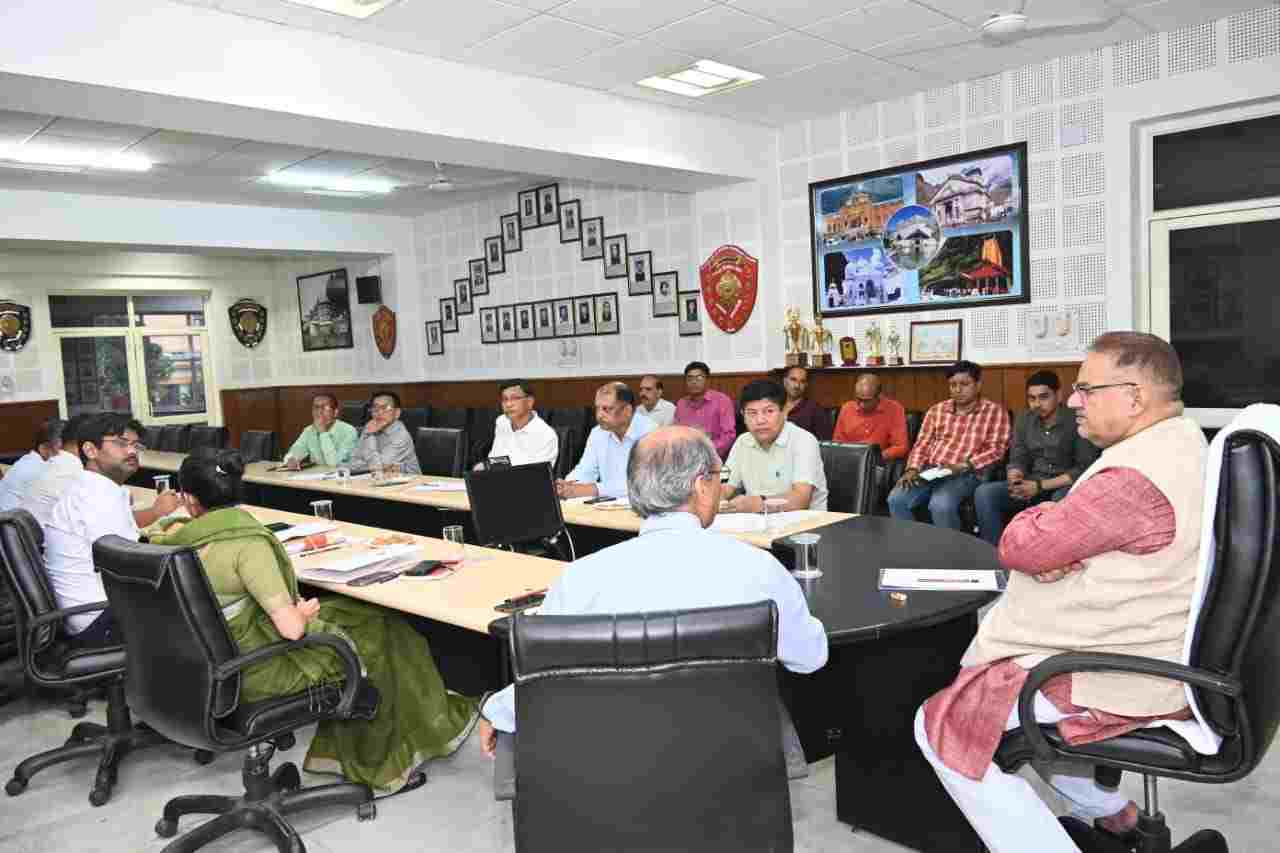 सैन्यधाम निर्माण को लेकर सैनिक कल्याण मंत्री ने ली बैठक, दिसंबर महीने तक हर हाल में कार्य पूर्ण करने के निर्देश