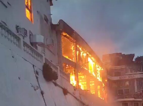 उत्तराखंड ब्रेकिंग: मसूरी के इस होटल में लगी भीषण आग, मचा हड़कंप