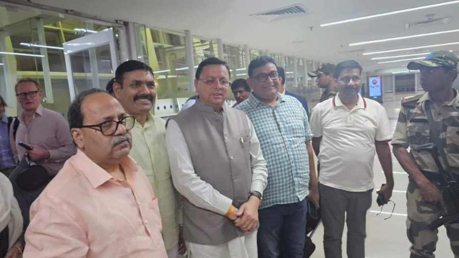 मुख्यमंत्री धामी से चेन्नई में उद्योगपतियों के विभिन्न समूहों ने की भेंट, उत्तराखंड में निवेश को बढ़ावा देने के लिए विभिन्न विषयों पर हुई चर्चा मुख्यमंत्री धामी से चेन्नई में उद्योगपतियों के विभिन्न समूहों ने की भेंट, उत्तराखंड में निवेश को बढ़ावा देने के लिए विभिन्न विषयों पर हुई चर्चा