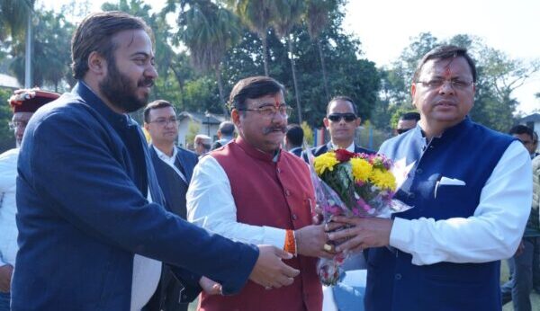 मुख्यमंत्री पुष्कर सिंह धामी से उत्तराखंड गो सेवा आयोग के अध्यक्ष डॉ. पंडित राजेन्द्र अंथवाल ने भेंट कर नववर्ष की शुभकामना दी