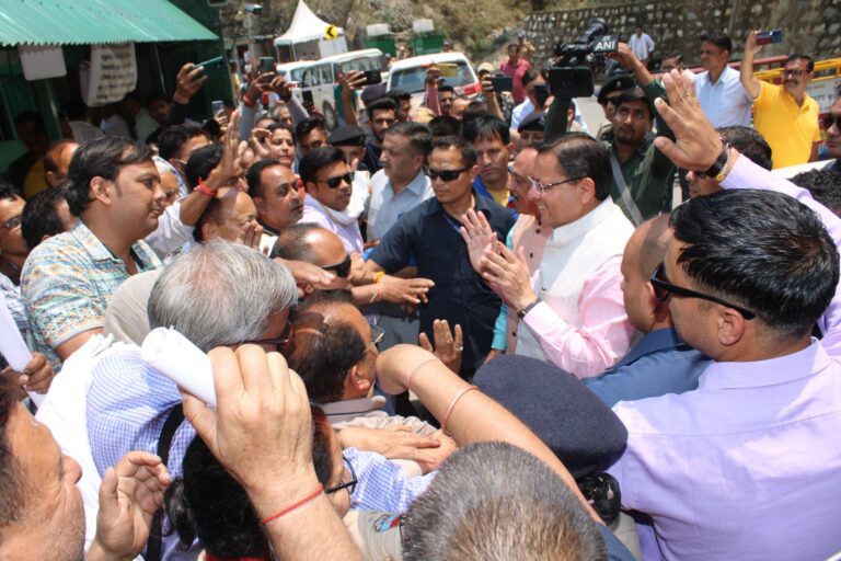 उत्तराखंड: बड़कोट पहुंचे CM धामी, यात्रा व्यवस्थाओं का लिया जायजा