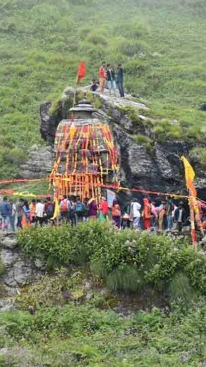 उत्तराखंड का अद्भुत मंदिर, साल में सिर्फ रक्षाबंधन पर ही खुलते हैं कपाट