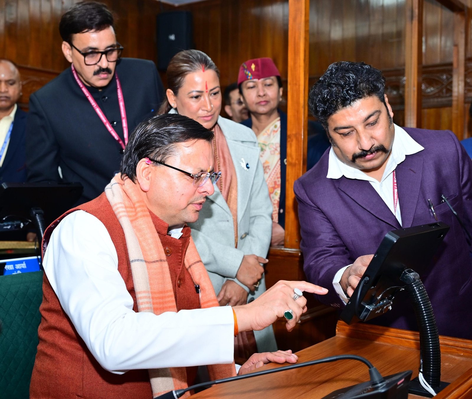 उत्तराखंड विधानसभा हुई डिजिटल, मुख्यमंत्री ने किया ई-विधान एप्लीकेशन (NeVA) का शुभारंभ उत्तराखंड विधानसभा हुई डिजिटल, मुख्यमंत्री ने किया ई-विधान एप्लीकेशन (NeVA) का शुभारंभ