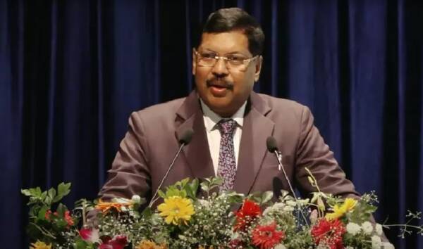 न्यायमूर्ति बी.आर. गवई होंगे भारत के अगले CJI, 14 मई को लेंगे शपथ न्यायमूर्ति बी.आर. गवई होंगे भारत के अगले CJI, 14 मई को लेंगे शपथ