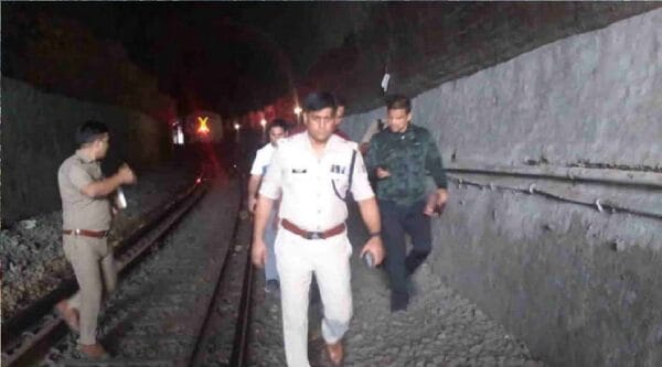 उत्तराखंड : लापता चार साल की बच्ची की हत्या, टनल के पास मिला शव, जांच में जुटी पुलिस उत्तराखंड : लापता चार साल की बच्ची की हत्या, टनल के पास मिला शव, जांच में जुटी पुलिस