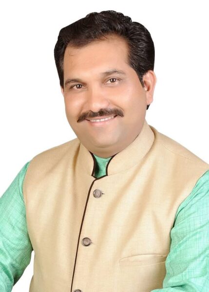 पंचायत चुनाव की आरक्षण सूची पर न्यायिक रोक, लोकतंत्र की जीत : कवींद्र ईष्टवाल पंचायत चुनाव की आरक्षण सूची पर न्यायिक रोक, लोकतंत्र की जीत : कवींद्र ईष्टवाल