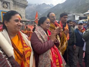 बाबा केदार के दर्शन को पहुंची दिल्ली की मुख्यमंत्री रेखा गुप्ता बाबा केदार के दर्शन को पहुंची दिल्ली की मुख्यमंत्री रेखा गुप्ता