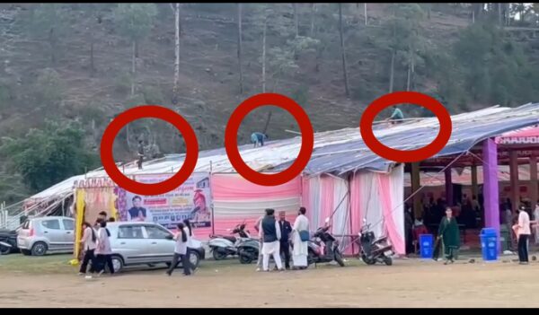 पुरोला में देव डोलियों के अपमान से आयोजन पर उठे सवाल, सोशल मीडिया में भड़के लोग पुरोला में देव डोलियों के अपमान से आयोजन पर उठे सवाल, सोशल मीडिया में भड़के लोग