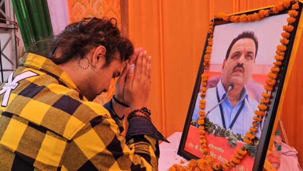 नागथात में जुबिन नौटियाल के गीतों ने बिखेरा रंग, बोले-जब अपनों के बीच होता हूं, भावनाएं खुद-ब-खुद उमड़ पड़ती हैं… नागथात में जुबिन नौटियाल के गीतों ने बिखेरा रंग, बोले-जब अपनों के बीच होता हूं, भावनाएं खुद-ब-खुद उमड़ पड़ती हैं…