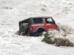 उत्तराखंड: नशे में पिकनिक और ऊपर से मूर्खता! मालदेवता में सॉन्ग नदी में बही थार, बाल-बाल बची जान…VIDEO