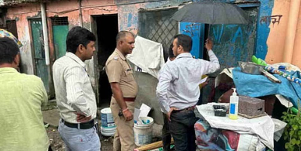 गैस सिलिंडर ब्लास्ट, पांच लोग झुलसे, तीन मासूम भी शामिल गैस सिलिंडर ब्लास्ट, पांच लोग झुलसे, तीन मासूम भी शामिल