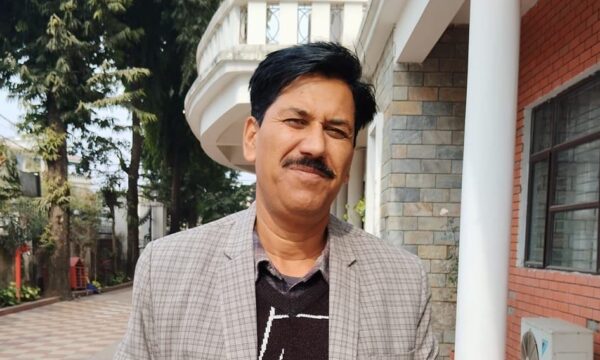 गिरीश बडोनी : एक ऐसे शिक्षक, जो बच्चों को दे रहे हैं शिक्षा के साथ लोकसंस्कृति की पहचान…VIDEO गिरीश बडोनी : एक ऐसे शिक्षक, जो बच्चों को दे रहे हैं शिक्षा के साथ लोकसंस्कृति की पहचान…VIDEO
