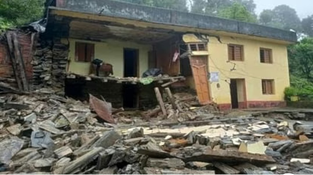 उत्तराखंड के बागेश्वर में बादल फटने से तबाही, 2 महिलाओं की मौत, 3 लोग लापता उत्तराखंड के बागेश्वर में बादल फटने से तबाही, 2 महिलाओं की मौत, 3 लोग लापता
