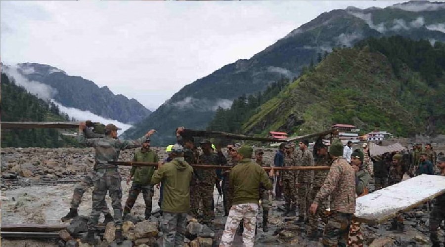 उत्तरकाशी धराली आपदा : गांव में फंसे लगभग 200 लोग, पहुंचने का रास्ता बना रही सेना उत्तरकाशी धराली आपदा : गांव में फंसे लगभग 200 लोग, पहुंचने का रास्ता बना रही सेना