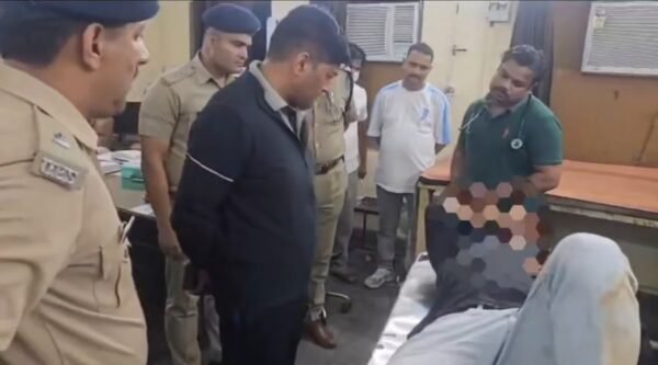 उत्तराखंड: हिस्ट्रीशीटर उवेश ने पुलिस पर झोंका फायर, जवाबी कार्रवाई में को लगी गोली उत्तराखंड: हिस्ट्रीशीटर उवेश ने पुलिस पर झोंका फायर, जवाबी कार्रवाई में को लगी गोली