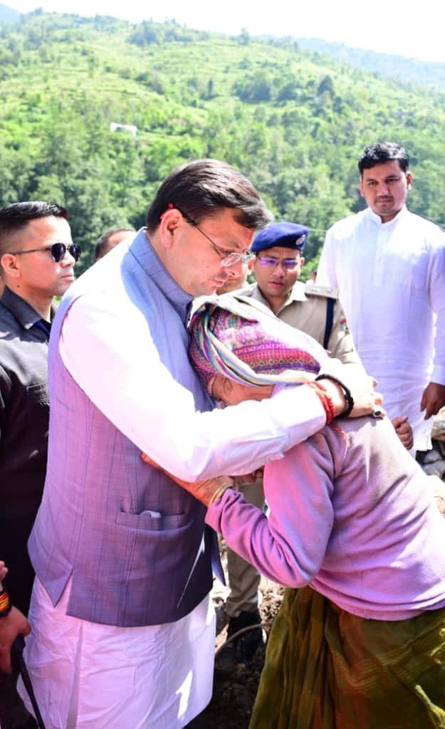 मुख्यमंत्री धामी ने चमोली के आपदा प्रभावित क्षेत्रों का लिया जायजा, प्रभावितों को हरसंभव मदद का भरोसा मुख्यमंत्री धामी ने चमोली के आपदा प्रभावित क्षेत्रों का लिया जायजा, प्रभावितों को हरसंभव मदद का भरोसा