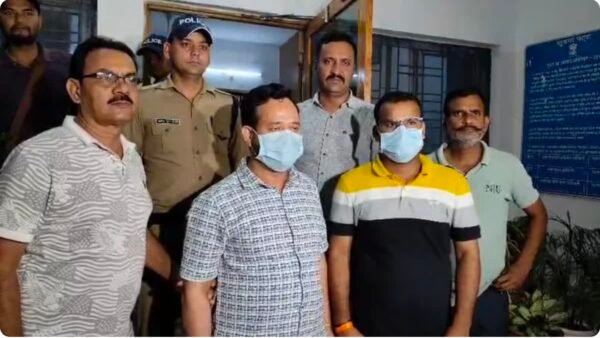 Uttarakhand Breaking: नकल माफिया फिर गिरफ्तार, फिर थी बड़ी तैयारी Uttarakhand Breaking: नकल माफिया फिर गिरफ्तार, फिर थी बड़ी तैयारी