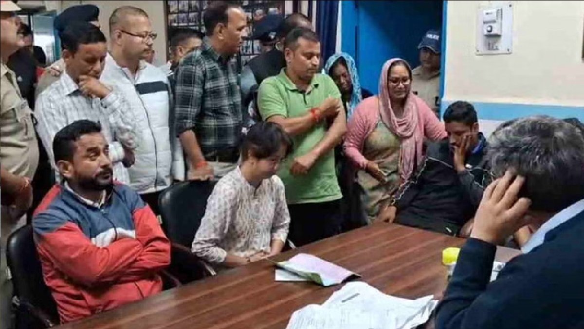 उत्तराखंड : अस्पताल में प्रसूता के बाद नवजात ने भी तोड़ा दम, परिजनों का हंगामा, मजिस्ट्रेट जांच के आदेश उत्तराखंड : अस्पताल में प्रसूता के बाद नवजात ने भी तोड़ा दम, परिजनों का हंगामा, मजिस्ट्रेट जांच के आदेश