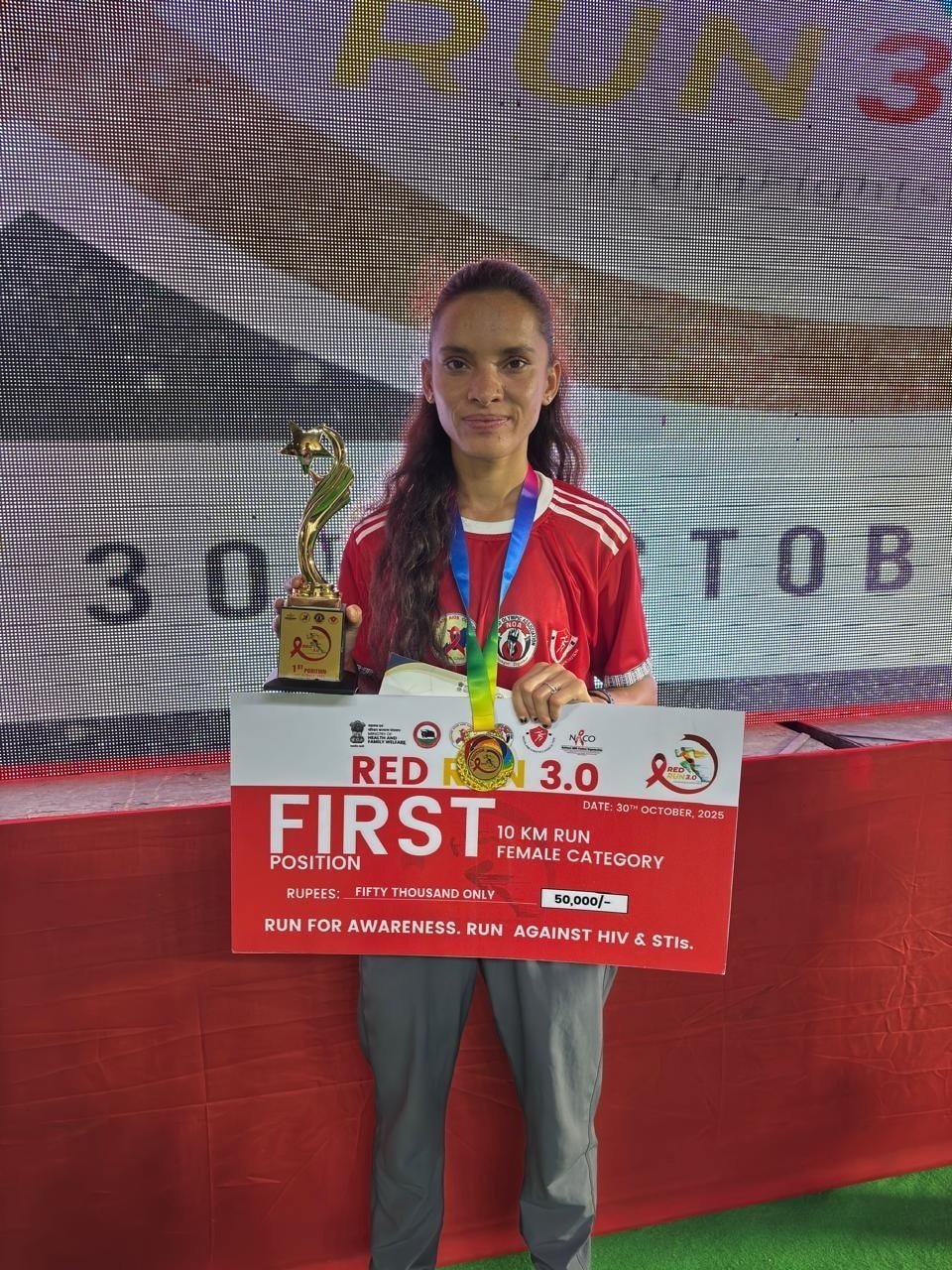 चमोली की अनीशा के नाम बड़ी उपलब्धि, राष्ट्रीय रेड रन मैराथन में जीता स्वर्ण पदक चमोली की अनीशा के नाम बड़ी उपलब्धि, राष्ट्रीय रेड रन मैराथन में जीता स्वर्ण पदक