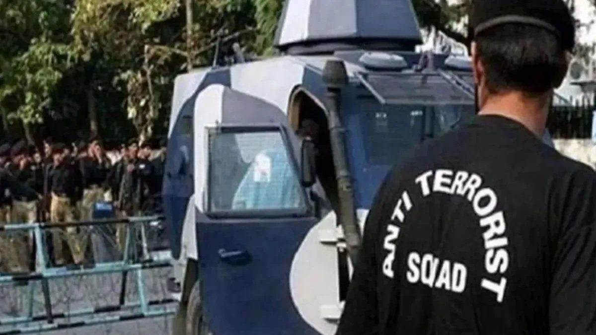 ATS और IB की बड़ी कार्रवाई, तीन संदिग्ध आतंकवादी गिरफ्तार ATS और IB की बड़ी कार्रवाई, तीन संदिग्ध आतंकवादी गिरफ्तार