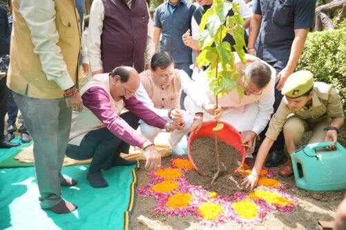 मुख्यमंत्री धामी ने शुरू किया वन्य जीव सप्ताह, जनहानि पर सहायता राशि बढ़कर 10 लाख मुख्यमंत्री धामी ने शुरू किया वन्य जीव सप्ताह, जनहानि पर सहायता राशि बढ़कर 10 लाख