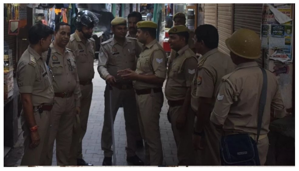 बरेली में ‘आई लव मुहम्मद’ पोस्टर विवाद के बीच 48 घंटे के लिए इंटरनेट बंद, सुरक्षा कड़ी बरेली में ‘आई लव मुहम्मद’ पोस्टर विवाद के बीच 48 घंटे के लिए इंटरनेट बंद, सुरक्षा कड़ी