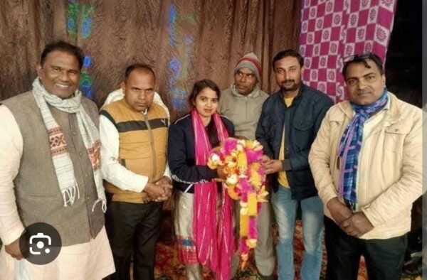 भगवानपुर ब्लॉक प्रमुख करुणा कर्णवाल निलंबित: ताऊ देशराज पर लगा कुर्सी हथियाने का आरोप भगवानपुर ब्लॉक प्रमुख करुणा कर्णवाल निलंबित: ताऊ देशराज पर लगा कुर्सी हथियाने का आरोप