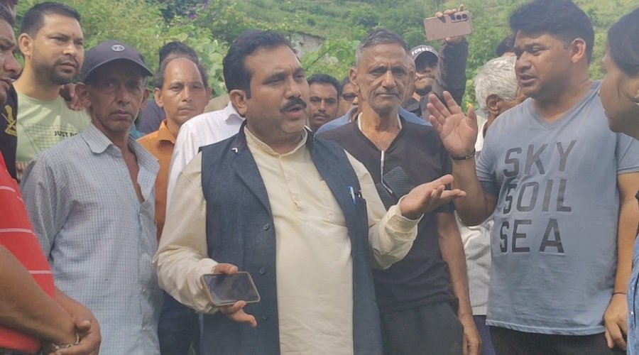 10 लाख नहीं, ₹25 लाख और पीड़ित परिवार के एक सदस्य को सरकारी नौकरी दे सरकार : इष्टवाल 10 लाख नहीं, ₹25 लाख और पीड़ित परिवार के एक सदस्य को सरकारी नौकरी दे सरकार : इष्टवाल