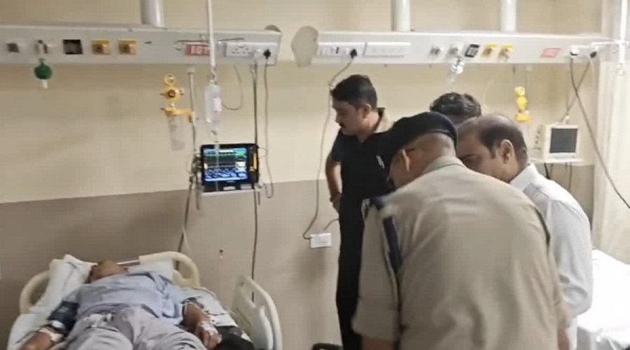 देहरादून: तेज रफ्तार थार ने पुलिसकर्मियों को रौंदा, तीन गंभीर रूप से घायल, आरोपी गिरफ्तार देहरादून: तेज रफ्तार थार ने पुलिसकर्मियों को रौंदा, तीन गंभीर रूप से घायल, आरोपी गिरफ्तार