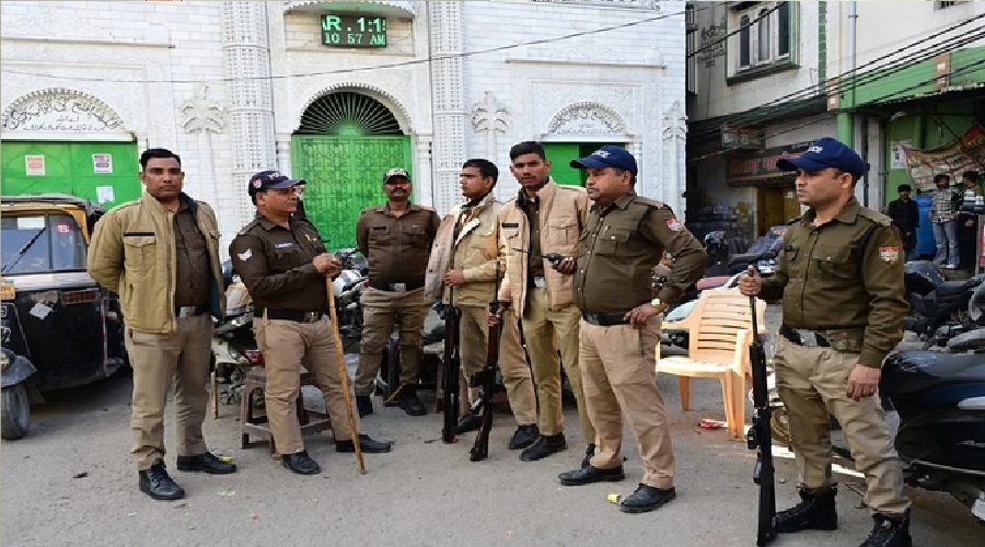 दिल्ली ब्लास्ट मामला : उत्तराखंड की इस मस्जिद के इमाम को ले गई दिल्ली पुलिस, आतंकी से क्या है कनेक्शन? दिल्ली ब्लास्ट मामला : उत्तराखंड की इस मस्जिद के इमाम को ले गई दिल्ली पुलिस, आतंकी से क्या है कनेक्शन?