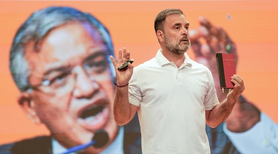 राहुल का बड़ा आरोप: SIR ‘वोट चोरी’ छिपाने की साजिश, मोदी-शाह और CEC पर निशाना राहुल का बड़ा आरोप: SIR ‘वोट चोरी’ छिपाने की साजिश, मोदी-शाह और CEC पर निशाना