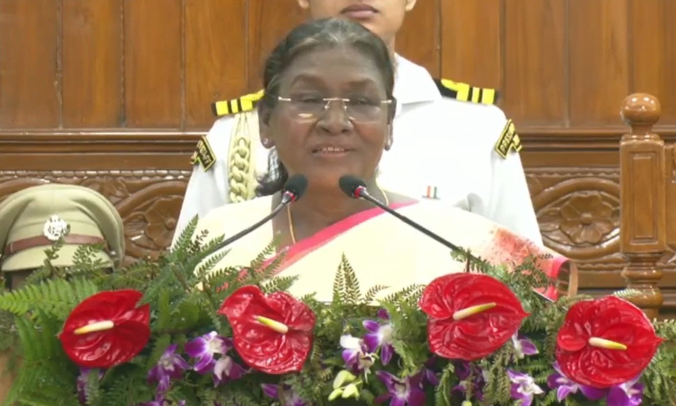 राष्ट्रपति मुर्मू का उत्तराखंड विधानसभा में संबोधन: रजत जयंती पर विकास, शौर्य और महिला सशक्तिकरण की सराहना राष्ट्रपति मुर्मू का उत्तराखंड विधानसभा में संबोधन: रजत जयंती पर विकास, शौर्य और महिला सशक्तिकरण की सराहना