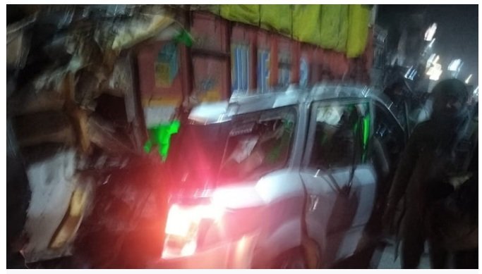 उत्तराखंड : तेज रफ्तार XUV ट्रक के नीचे घुसी, चार दोस्तों की मौके पर मौत