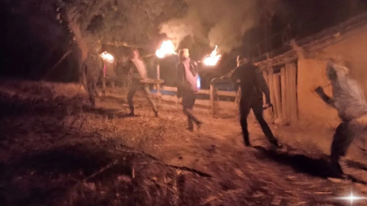 जंगली हाथी के तांडव से दहशत, एक सप्ताह में 16 से अधिक लोगों को उतार चुका मौत के घाट जंगली हाथी के तांडव से दहशत, एक सप्ताह में 16 से अधिक लोगों को उतार चुका मौत के घाट