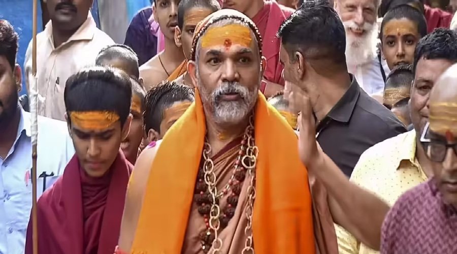 शंकराचार्य स्वामी अविमुक्तेश्वरानंद ने दुखी मन से छोड़ा माघ मेला, ‘संगम स्नान अधूरा रह गया, आत्मा झकझोर गई शंकराचार्य स्वामी अविमुक्तेश्वरानंद ने दुखी मन से छोड़ा माघ मेला, ‘संगम स्नान अधूरा रह गया, आत्मा झकझोर गई