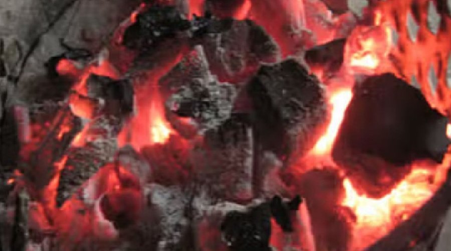 Uttarkashi : ठंड से बचने के लिए कमरे में अंगीठी जलाकर सो गया युवक, दम घुटने पर मौत Uttarkashi : ठंड से बचने के लिए कमरे में अंगीठी जलाकर सो गया युवक, दम घुटने पर मौत