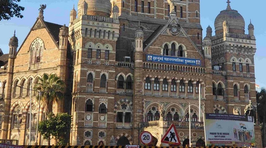 महाराष्ट्र निकाय चुनाव 2026 लाइव: बीएमसी में दो घंटे में 7% मतदान, नागपुर में झड़प, भाजपा नेता घायल