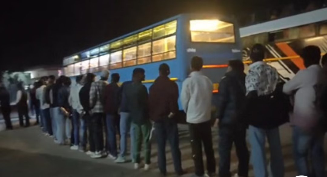 उत्तराखंड: 32 सीटर बस के भीतर का हाल देखकर दंग रह गए परिवहन विभाग के अधिकारी