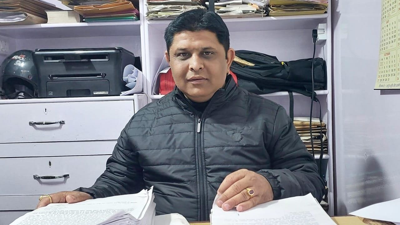 पद्मश्री अनिल जोशी सहित अन्य के पट्टे रद्द करने की मांग, RTI एक्टिविस्ट विकेश नेगी ने उठाए सवाल, ‘पर्यावरण संरक्षण’ के बहाने जंगल पर कब्जा? पद्मश्री अनिल जोशी सहित अन्य के पट्टे रद्द करने की मांग, RTI एक्टिविस्ट विकेश नेगी ने उठाए सवाल, ‘पर्यावरण संरक्षण’ के बहाने जंगल पर कब्जा?