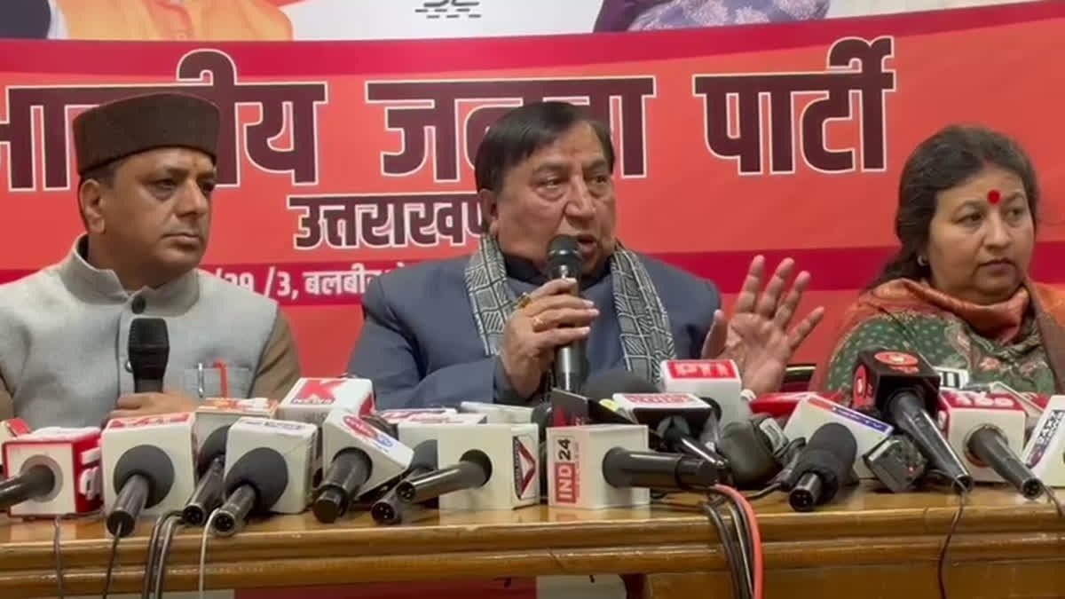 अंकिता भंडारी हत्याकांड: VIP विवाद पर BJP का पक्ष रखने आए राज्यसभा सांसद नरेश बंसल, सवालों को छोड़कर भागे