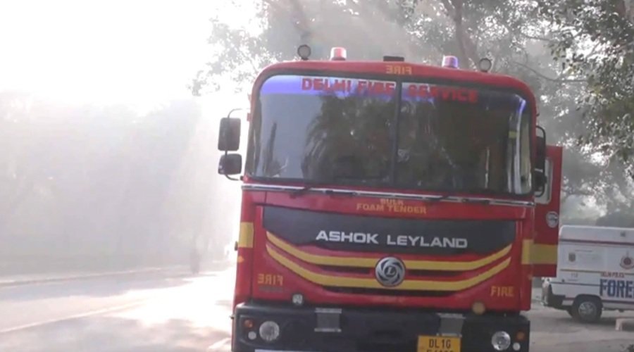 BJP सांसद रविशंकर प्रसाद के आवास में लगी आग, मौके पर दमकल की गाड़ियां BJP सांसद रविशंकर प्रसाद के आवास में लगी आग, मौके पर दमकल की गाड़ियां