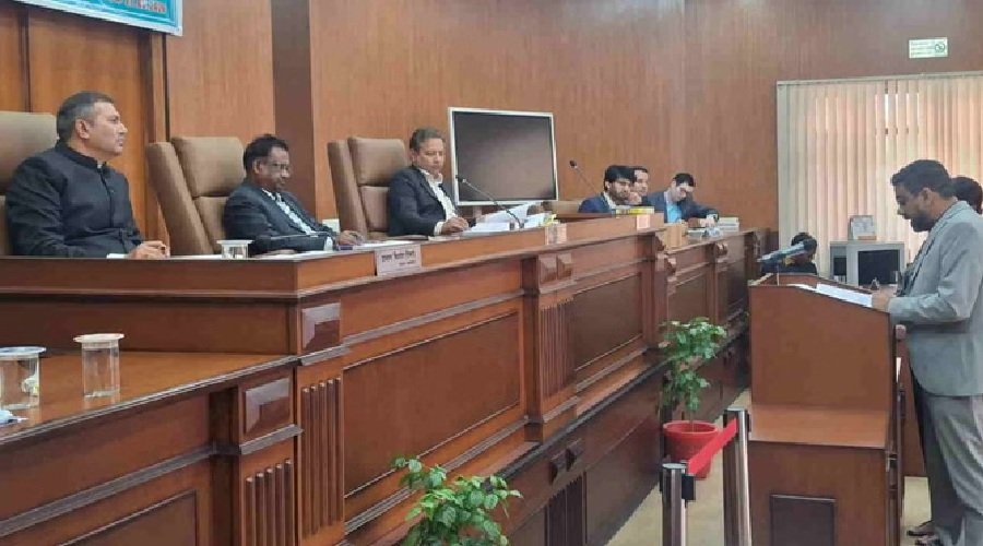 प्रस्तावित बिजली दरों में भारी बढ़ोतरी पर उत्तराखंड विद्युत नियामक आयोग में तीखा विरोध प्रस्तावित बिजली दरों में भारी बढ़ोतरी पर उत्तराखंड विद्युत नियामक आयोग में तीखा विरोध