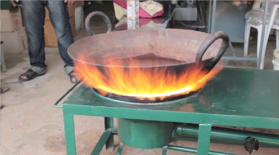 अमेरिका–ईरान तनाव : गैस संकट से रेस्टोरेंट संचालक परेशान, डीजल भट्ठियां बनीं नया विकल्प