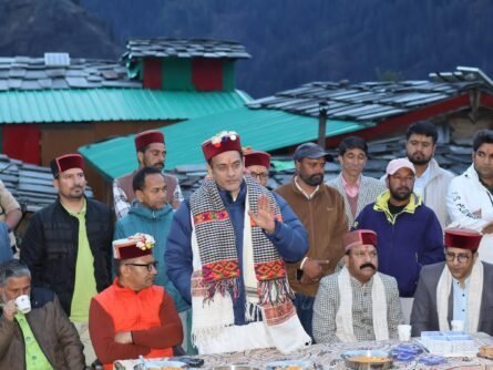 फीताड़ी अग्निकांड: मंत्री सौरभ बहुगुणा ने पीड़ितों से की मुलाकात, 14 परिवारों को गोट वैली प्रोजेक्ट से जोड़ने की घोषणा फीताड़ी अग्निकांड: मंत्री सौरभ बहुगुणा ने पीड़ितों से की मुलाकात, 14 परिवारों को गोट वैली प्रोजेक्ट से जोड़ने की घोषणा